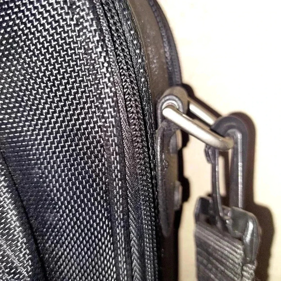 Dell Deluxe Professional Laptop Shoulder & Handle Carry Bag w/Briefcase Pockets - Picture 5 of 11